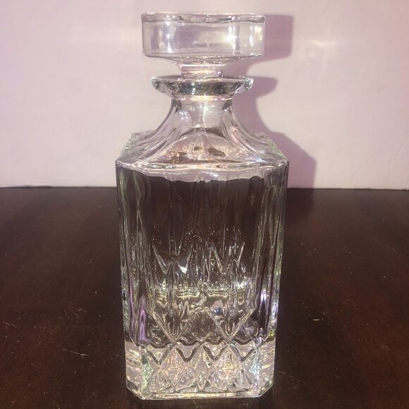 - Vintage Glass Decanter . Like New - Picture 1 of 4